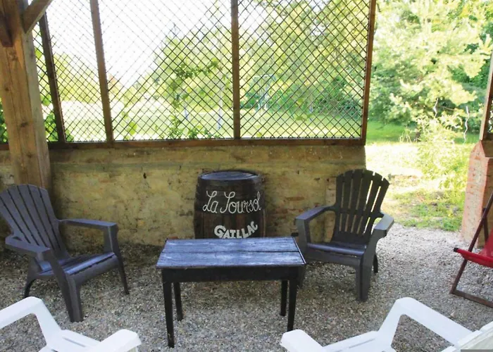 בית נופש Le Poulailler De La Soursol